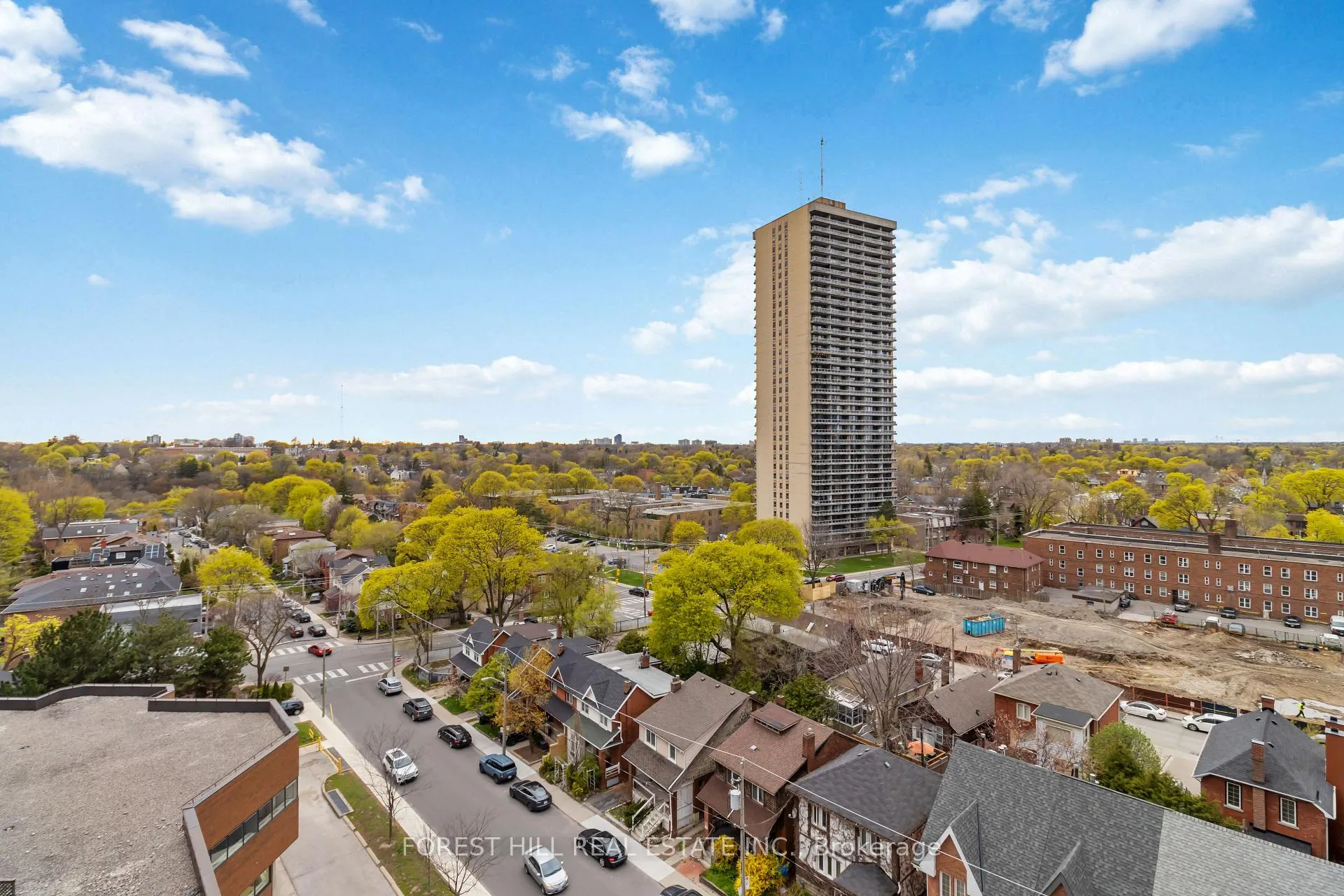 Photo 9 of Unit 819, 33 Helendale Avenue, Toronto, Yonge-Eglinton — HOMEH