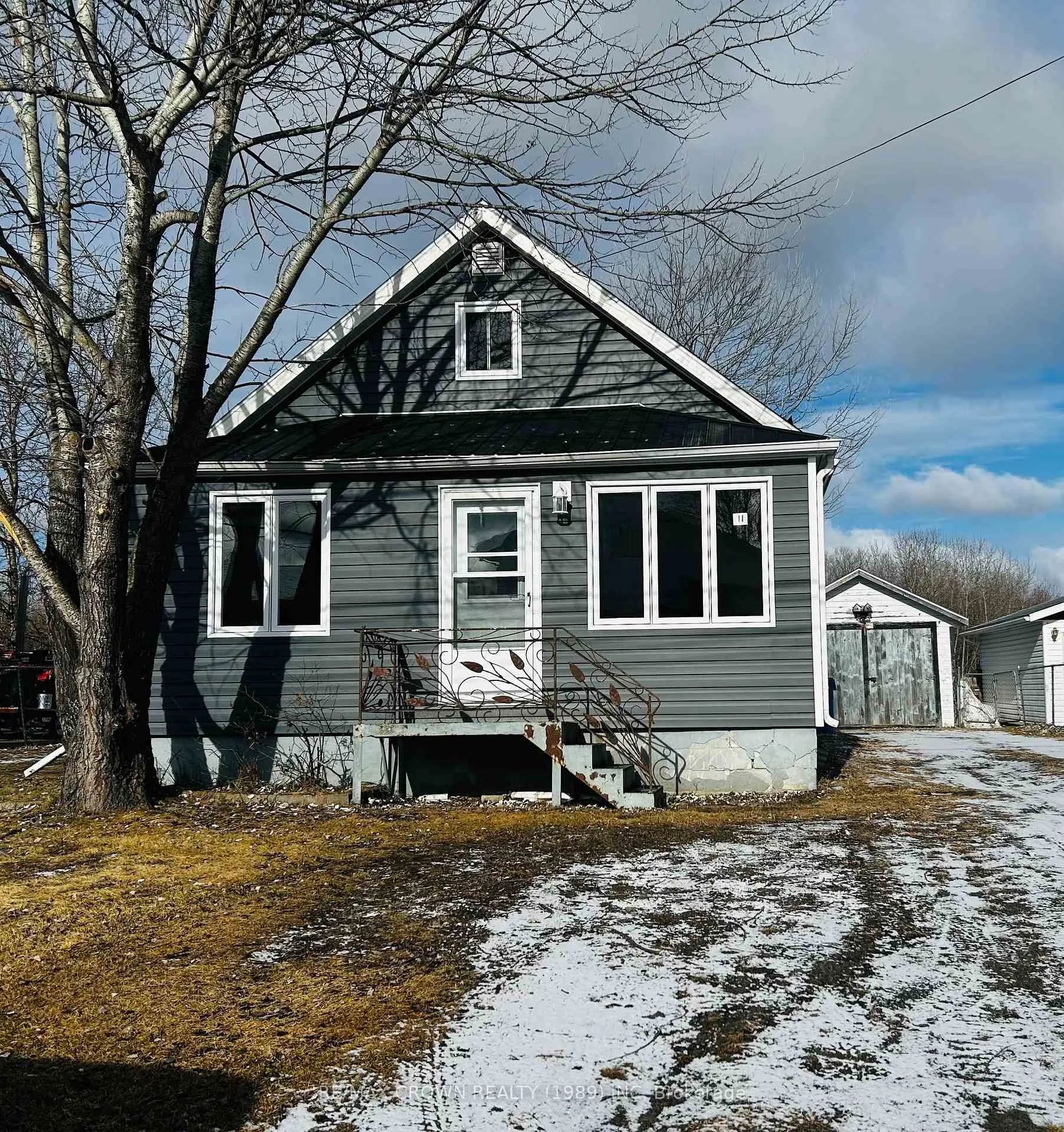 Photo 1 of 11 Ontario Avenue, Kapuskasing — HOMEH