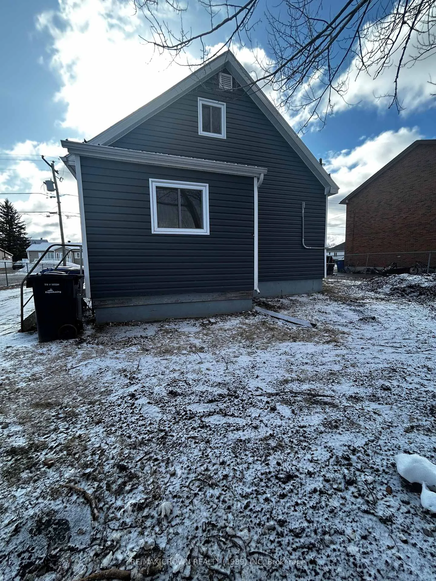 Photo 4 of 11 Ontario Avenue, Kapuskasing — HOMEH