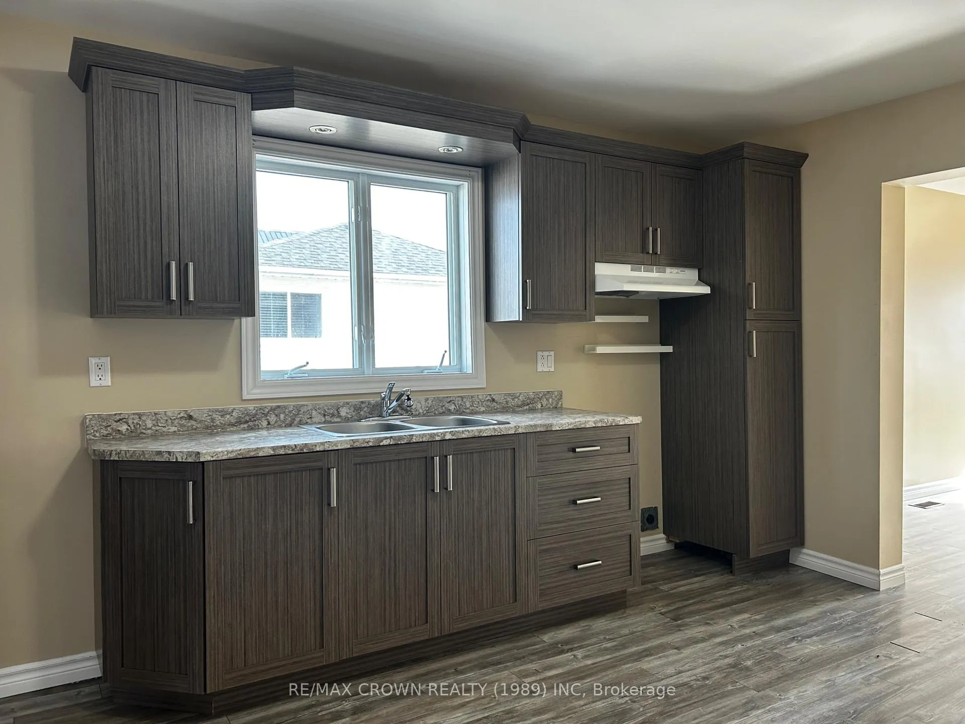 Photo 7 of 11 Ontario Avenue, Kapuskasing — HOMEH