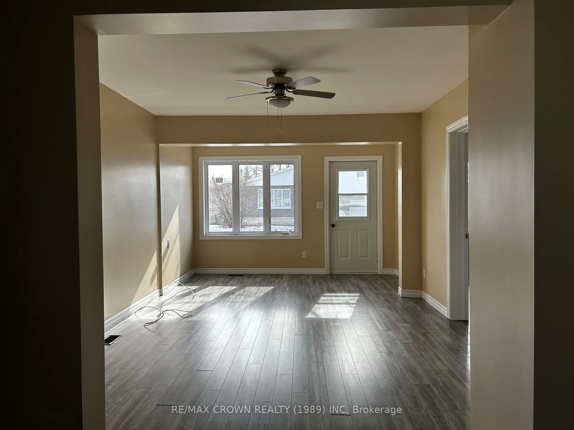 Photo 8 of 11 Ontario Avenue, Kapuskasing — HOMEH