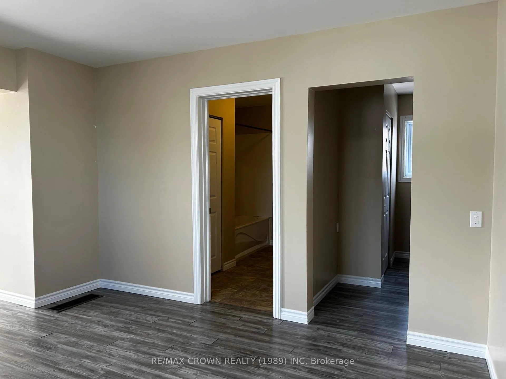 Photo 9 of 11 Ontario Avenue, Kapuskasing — HOMEH