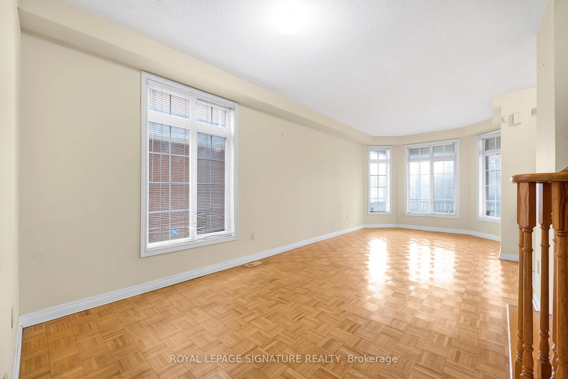 Photo 3 of 88 Moraine Drive, Vaughan, Vellore Village — HOMEH