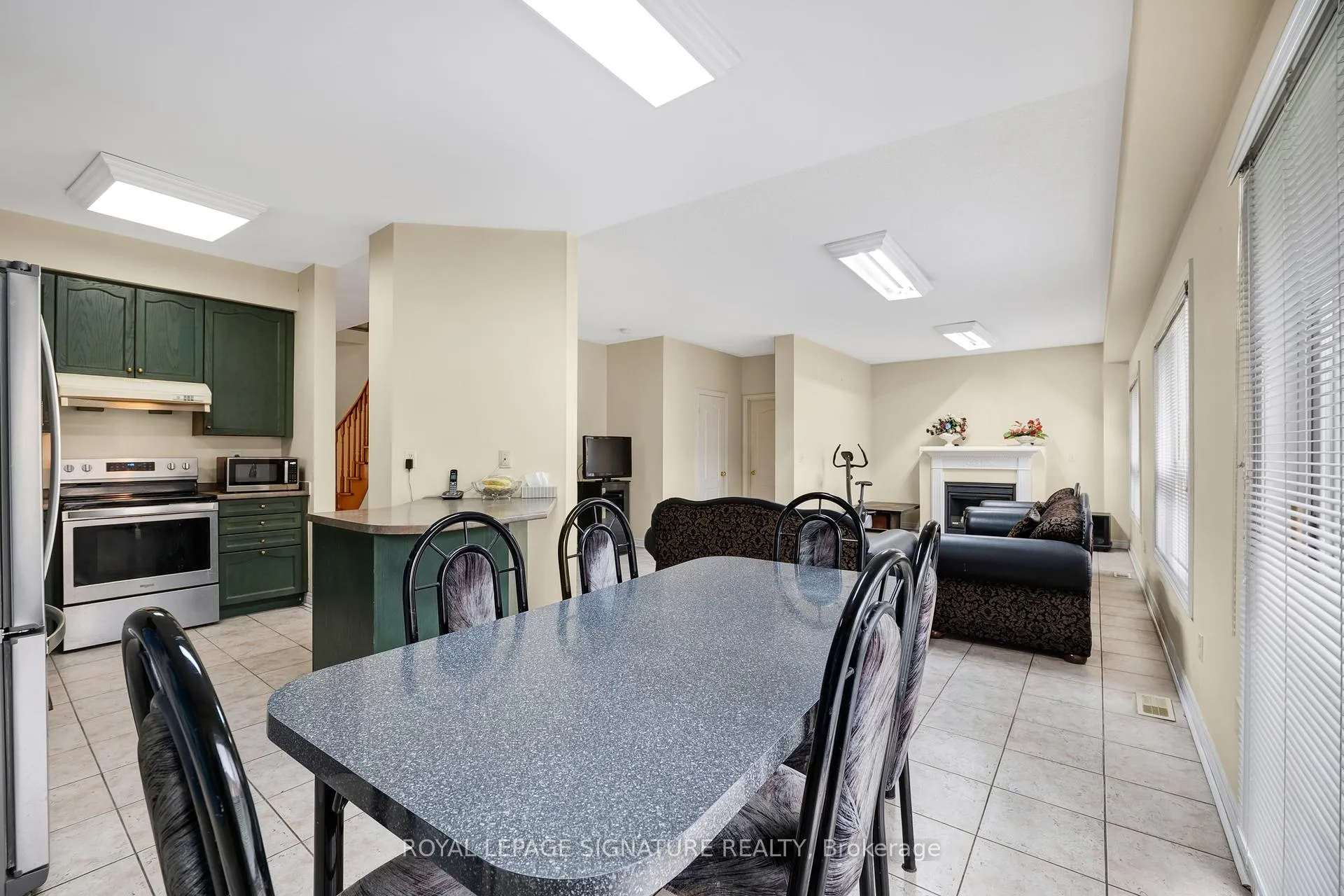 Photo 10 of 88 Moraine Drive, Vaughan, Vellore Village — HOMEH