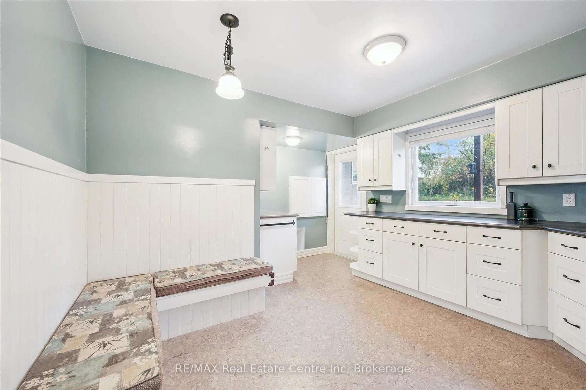 Photo 11 of 500 Watson Parkway S, Guelph, York/Watson Industrial Park — HOMEH