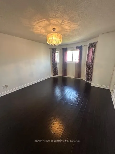 Photo 5 of 424 Jay Crescent, Orangeville — HOMEH