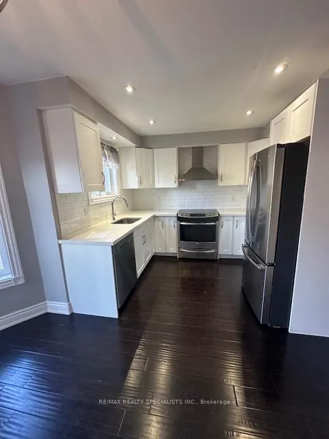 Photo 8 of 424 Jay Crescent, Orangeville — HOMEH