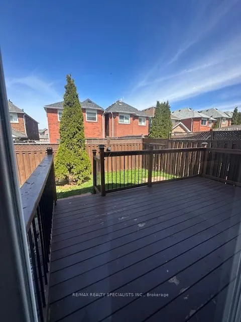 Photo 17 of 424 Jay Crescent, Orangeville — HOMEH