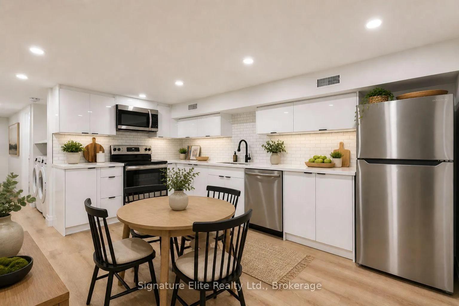 Photo 2 of Unit Lower, 927 Kingston Road, Toronto, The Beaches — HOMEH
