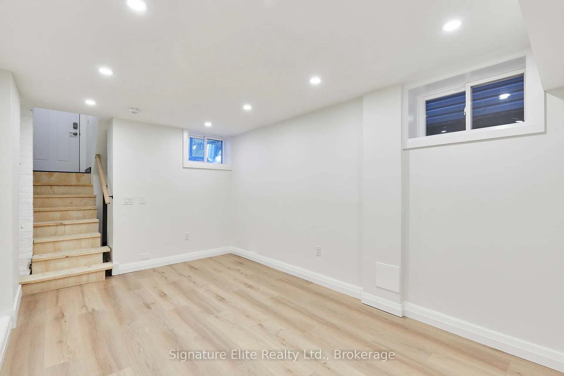 Photo 4 of Unit Lower, 927 Kingston Road, Toronto, The Beaches — HOMEH