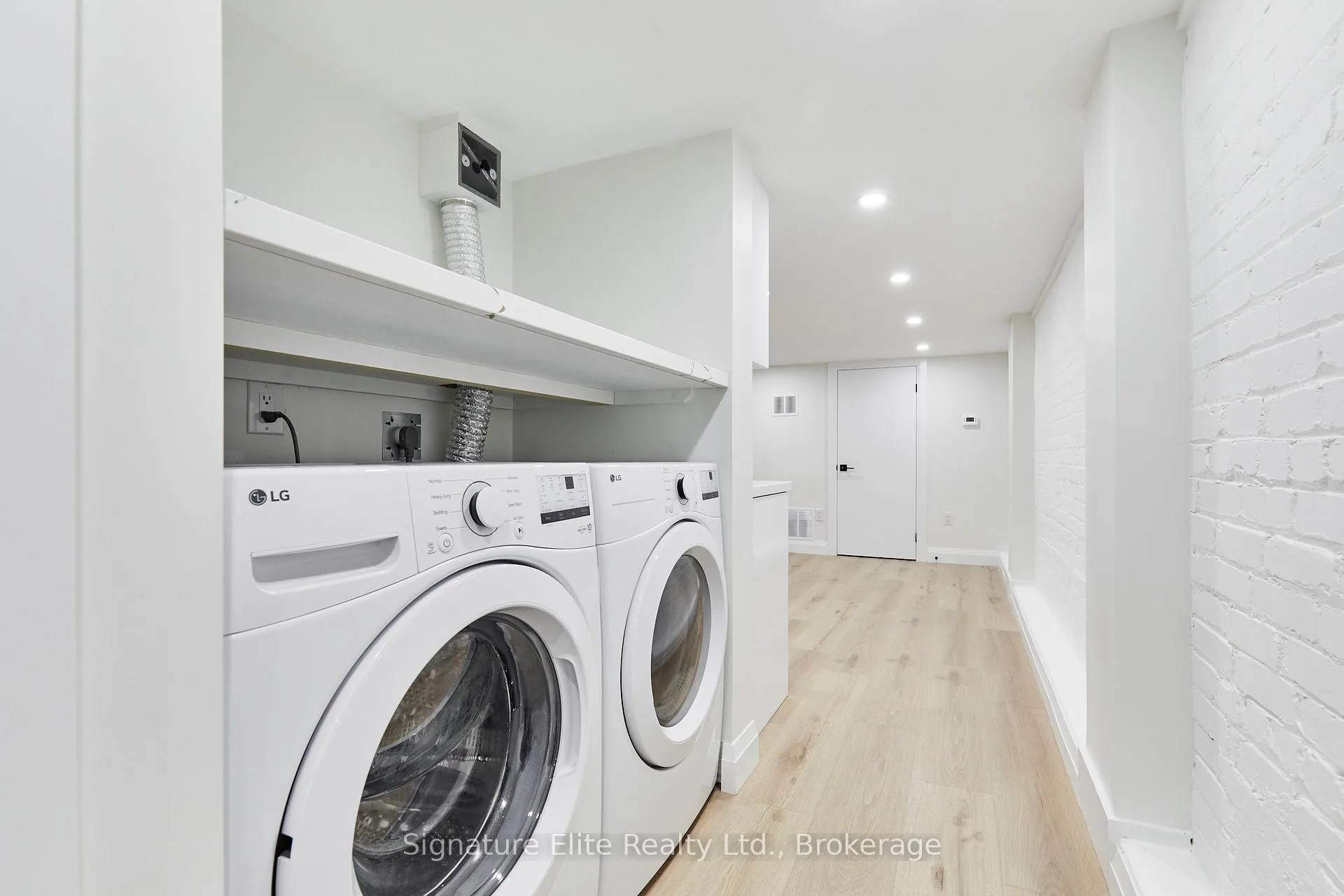 Photo 7 of Unit Lower, 927 Kingston Road, Toronto, The Beaches — HOMEH