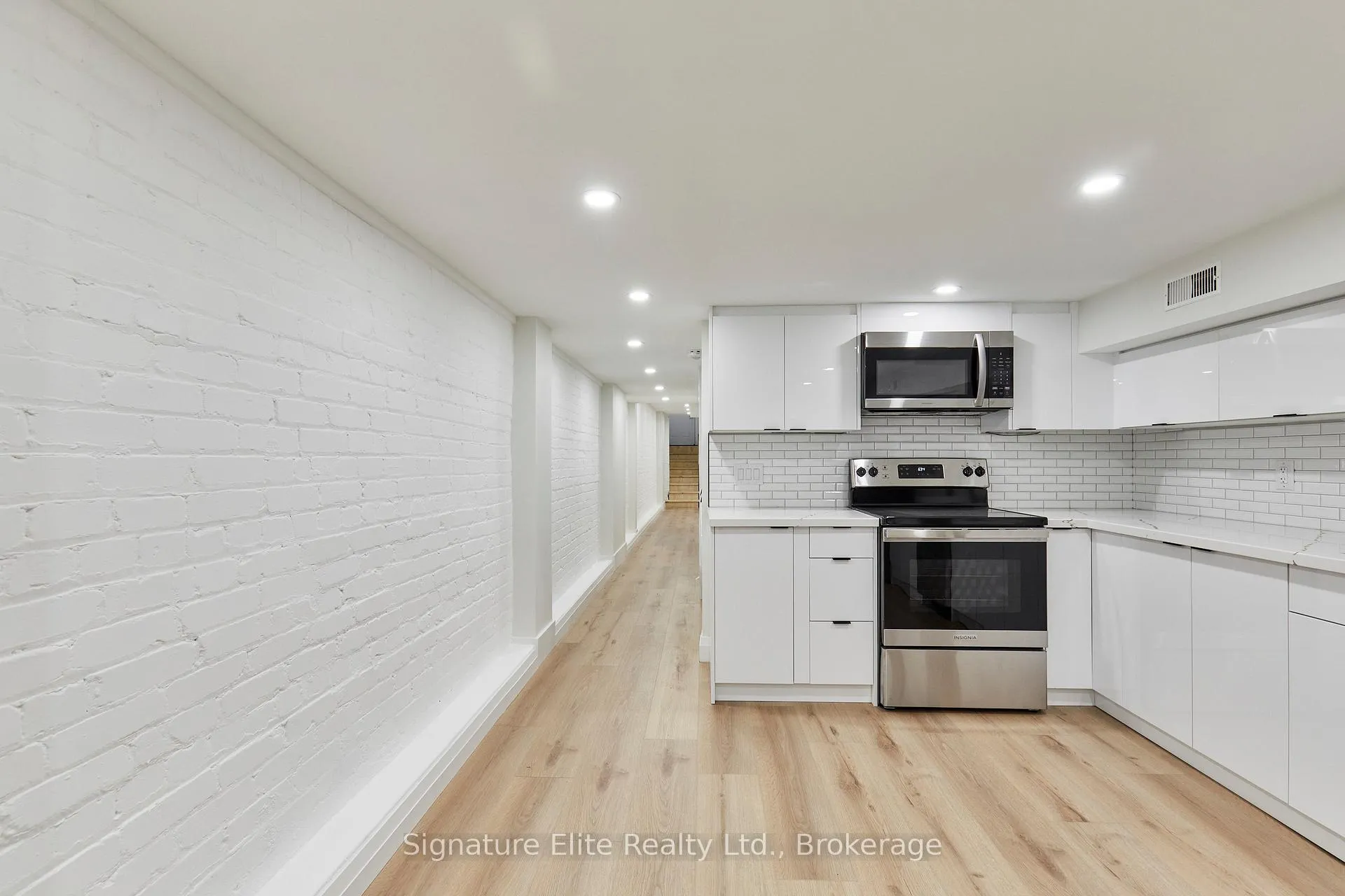 Photo 12 of Unit Lower, 927 Kingston Road, Toronto, The Beaches — HOMEH