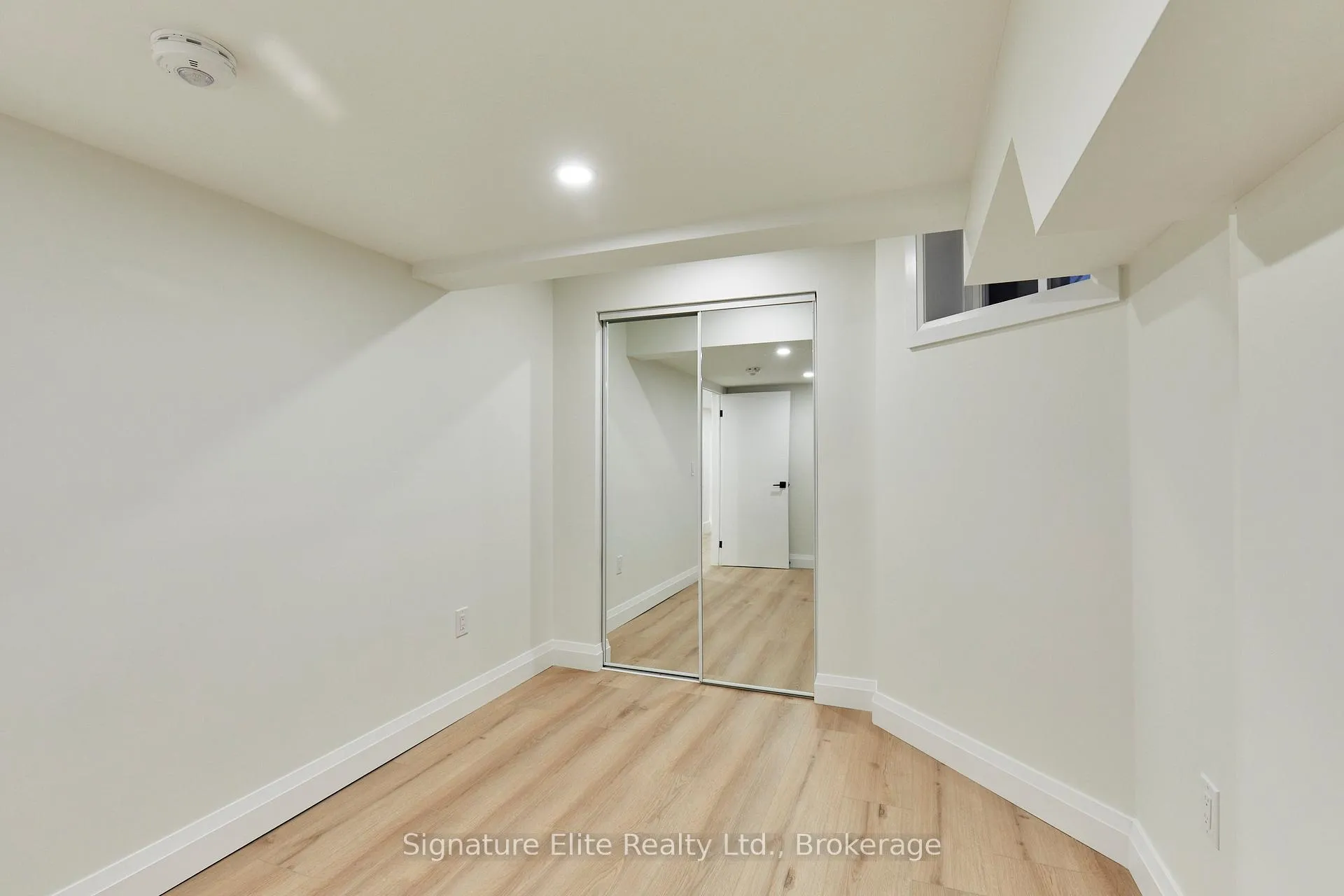 Photo 15 of Unit Lower, 927 Kingston Road, Toronto, The Beaches — HOMEH