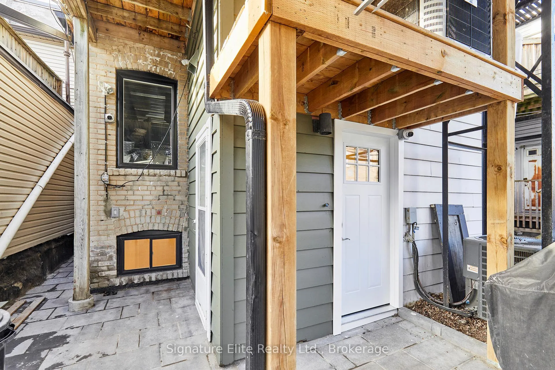 Photo 18 of Unit Lower, 927 Kingston Road, Toronto, The Beaches — HOMEH