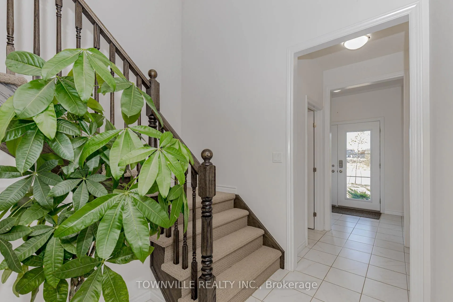 Photo 6 of 460 Blackburn Drive SW, Brantford — HOMEH