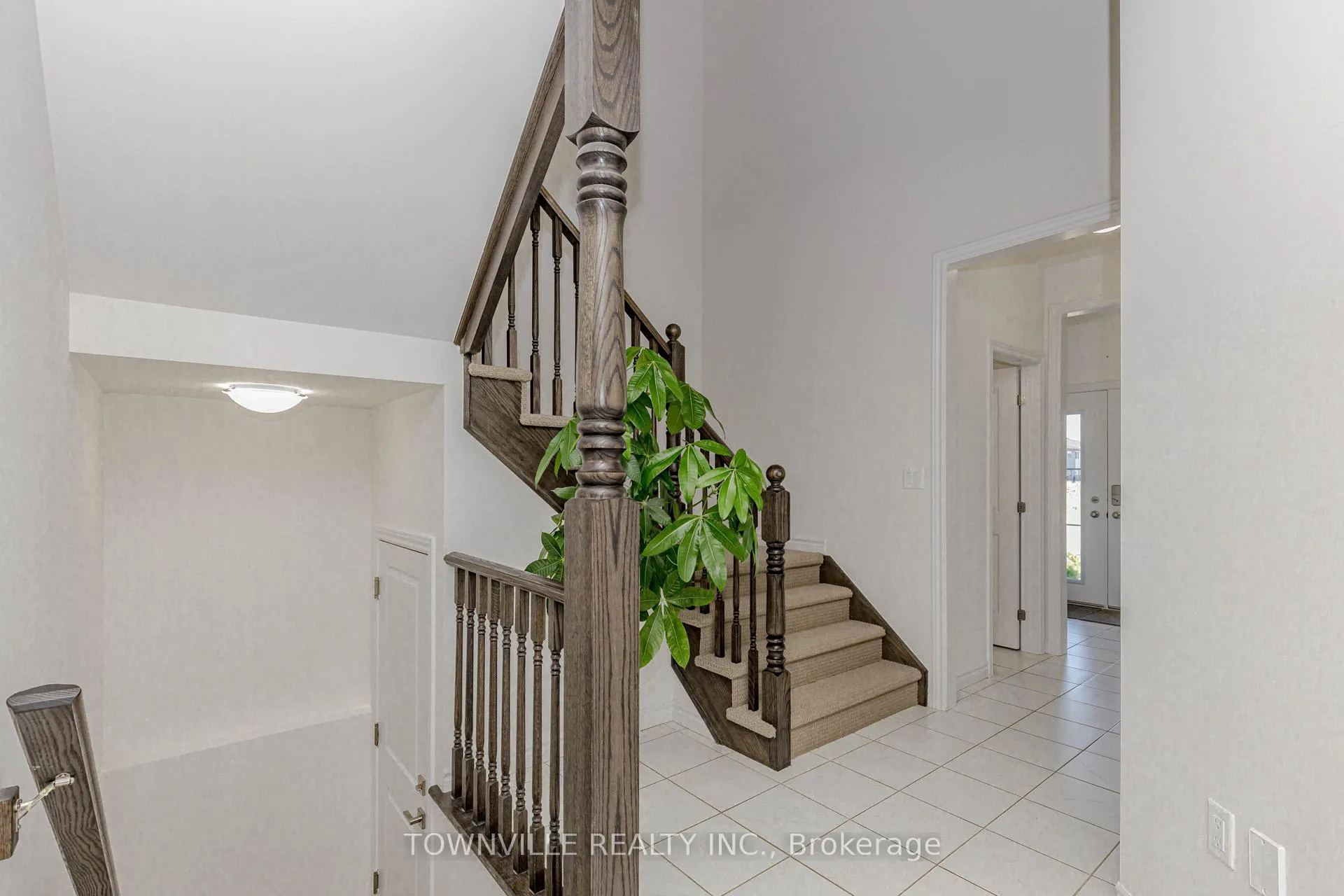 Photo 7 of 460 Blackburn Drive SW, Brantford — HOMEH