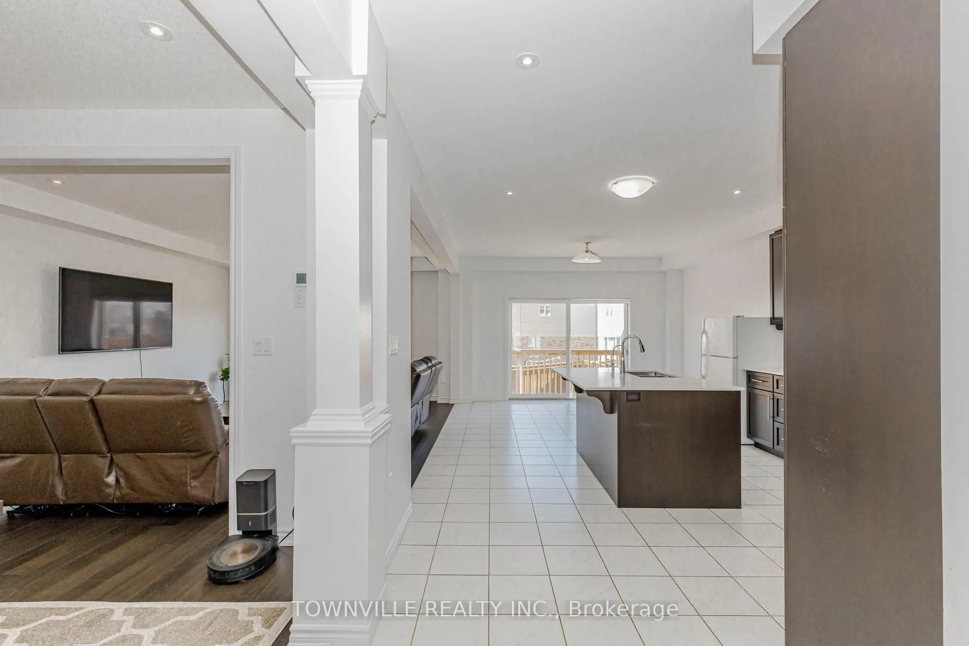 Photo 9 of 460 Blackburn Drive SW, Brantford — HOMEH