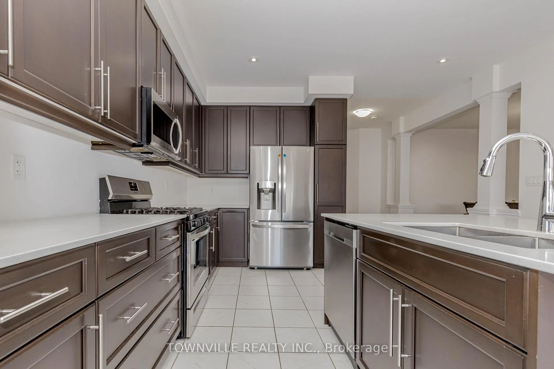 Photo 12 of 460 Blackburn Drive SW, Brantford — HOMEH