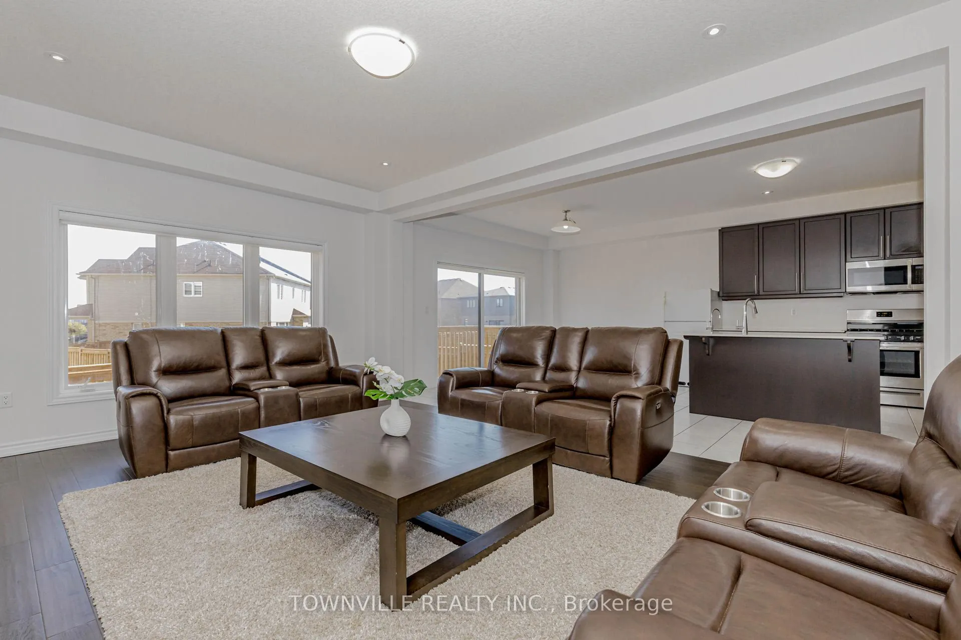 Photo 19 of 460 Blackburn Drive SW, Brantford — HOMEH