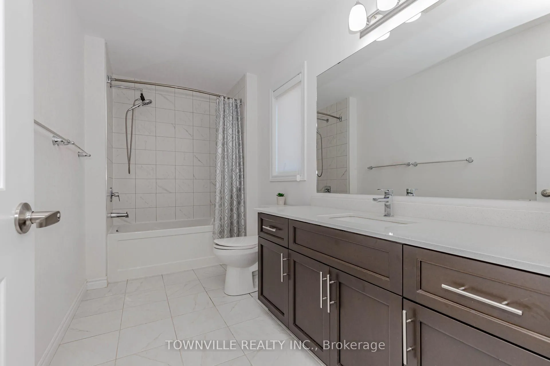 Photo 25 of 460 Blackburn Drive SW, Brantford — HOMEH