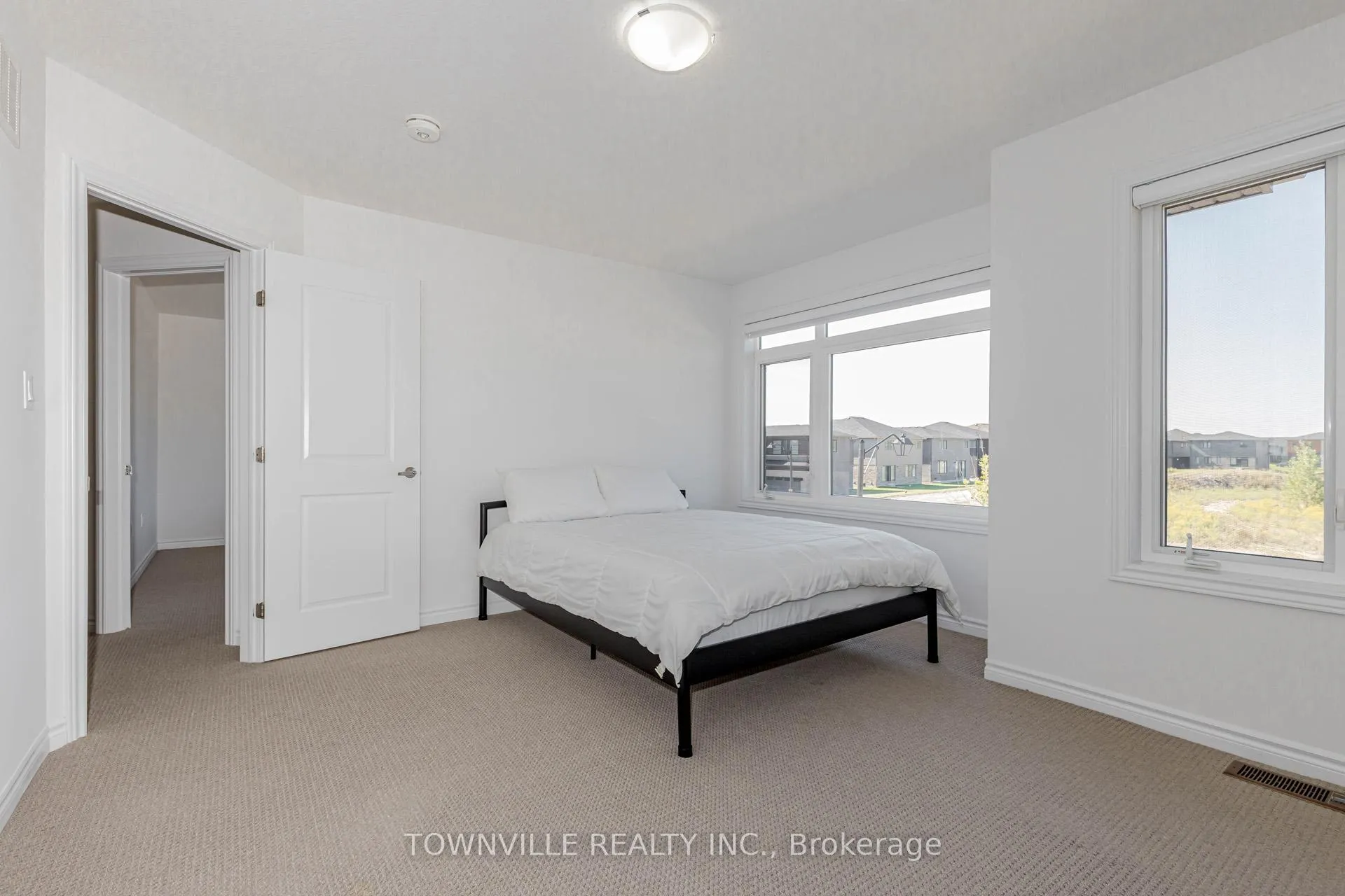 Photo 27 of 460 Blackburn Drive SW, Brantford — HOMEH