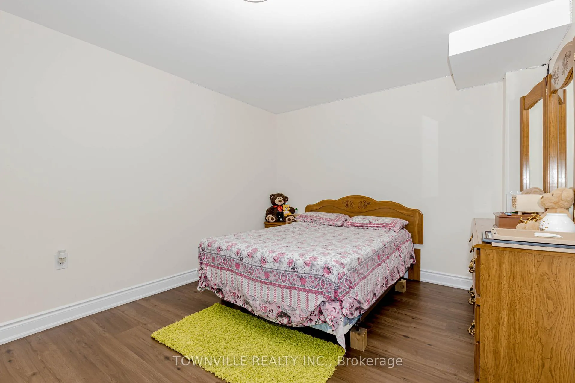 Photo 38 of 460 Blackburn Drive SW, Brantford — HOMEH