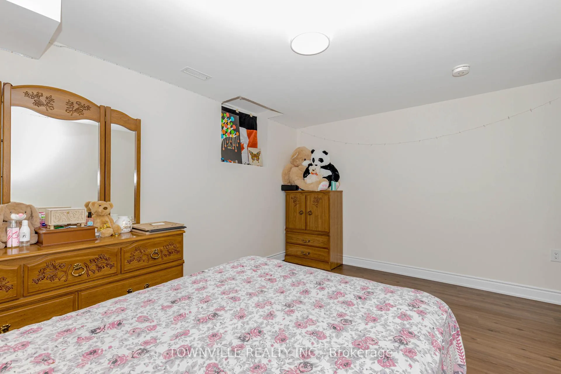 Photo 40 of 460 Blackburn Drive SW, Brantford — HOMEH