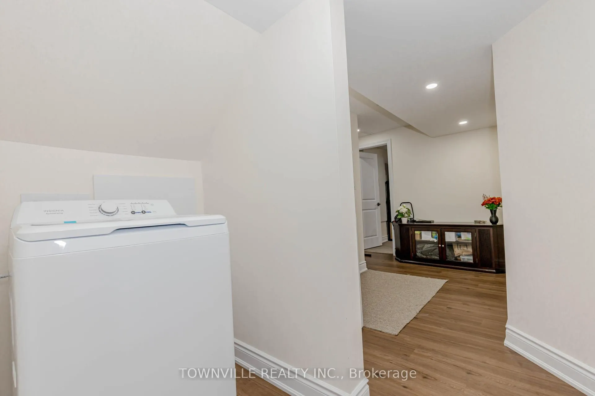 Photo 43 of 460 Blackburn Drive SW, Brantford — HOMEH
