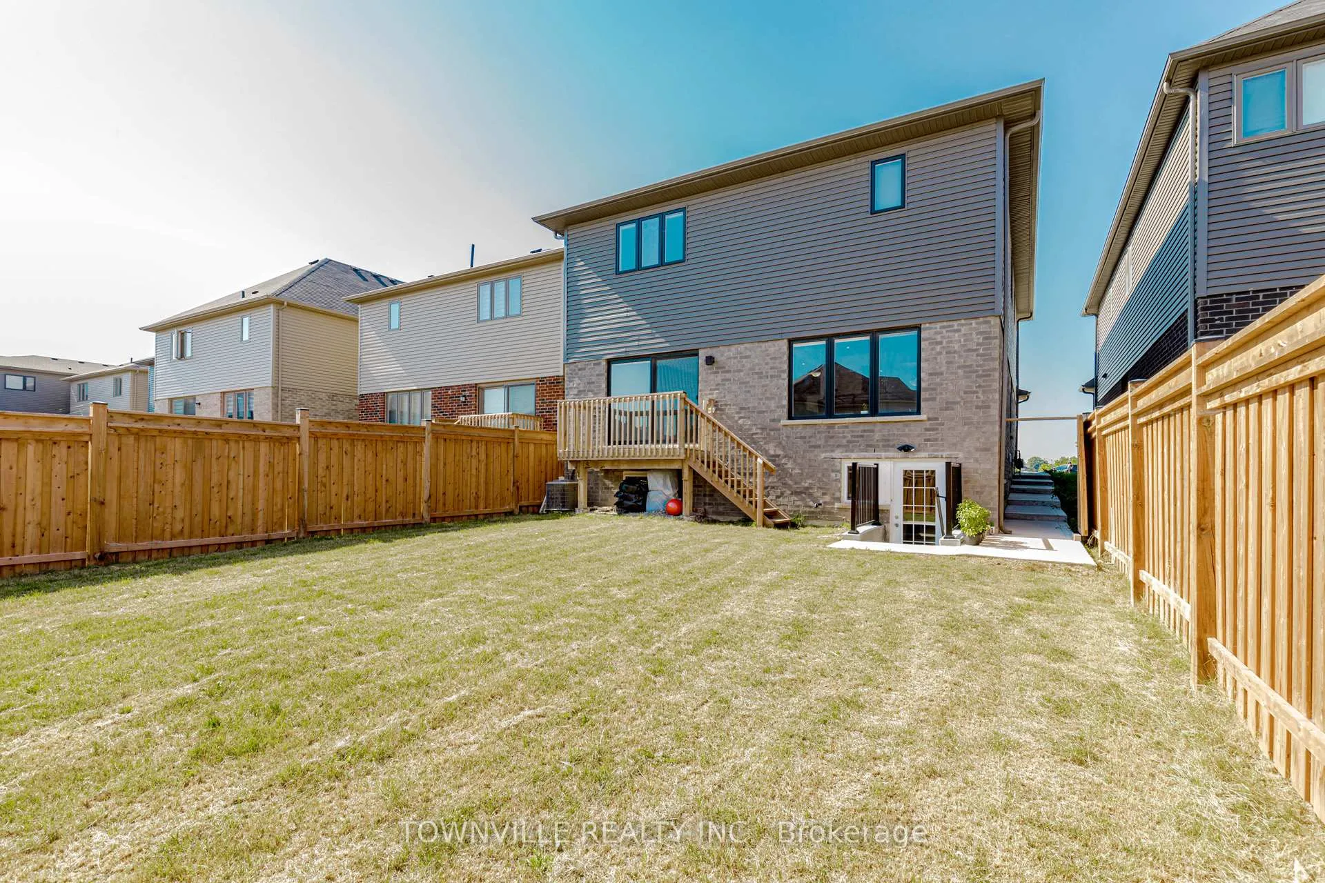 Photo 46 of 460 Blackburn Drive SW, Brantford — HOMEH