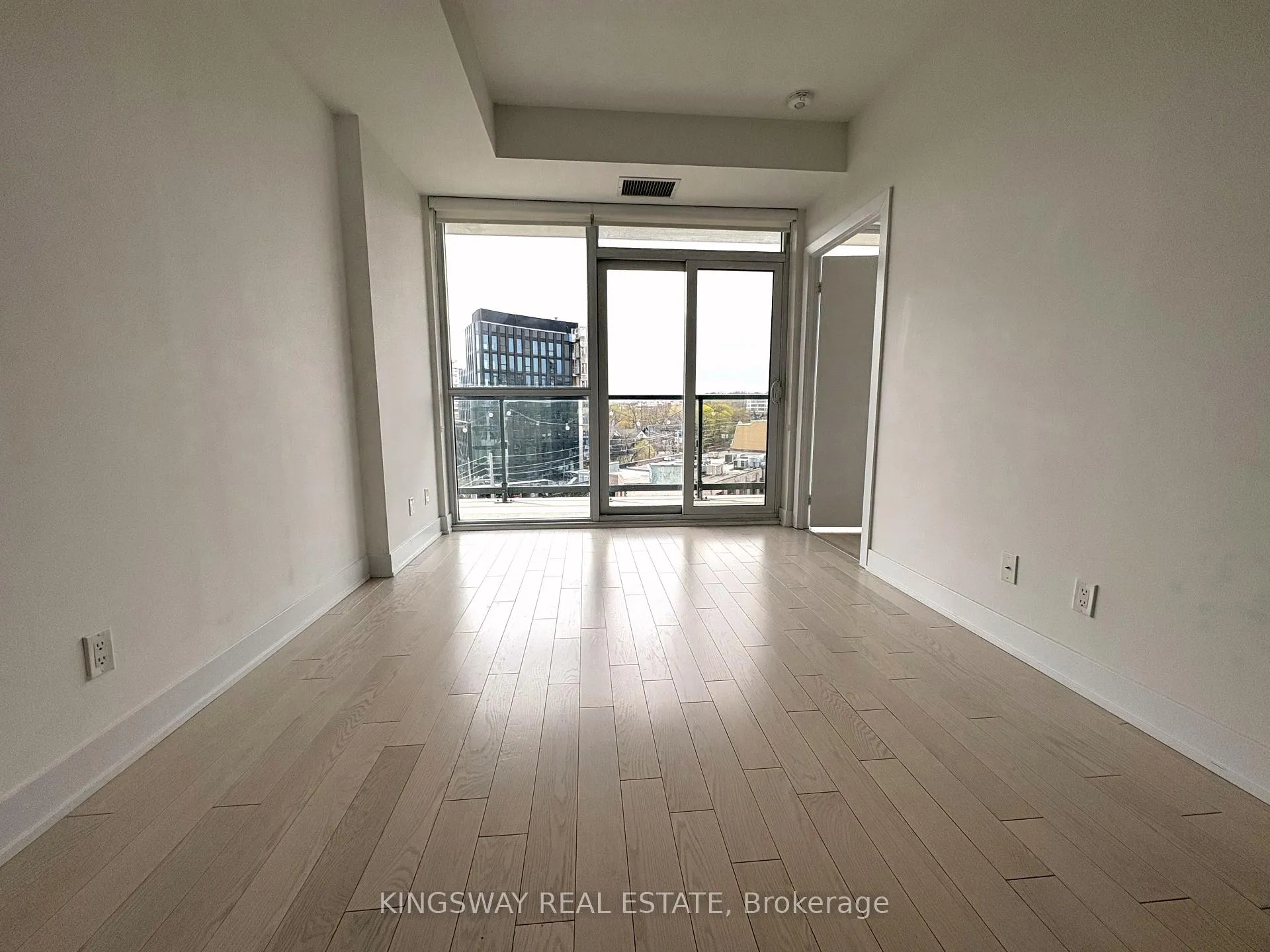 Photo 5 of Unit 610, 181 Bedford Road, Toronto, The Annex — HOMEH