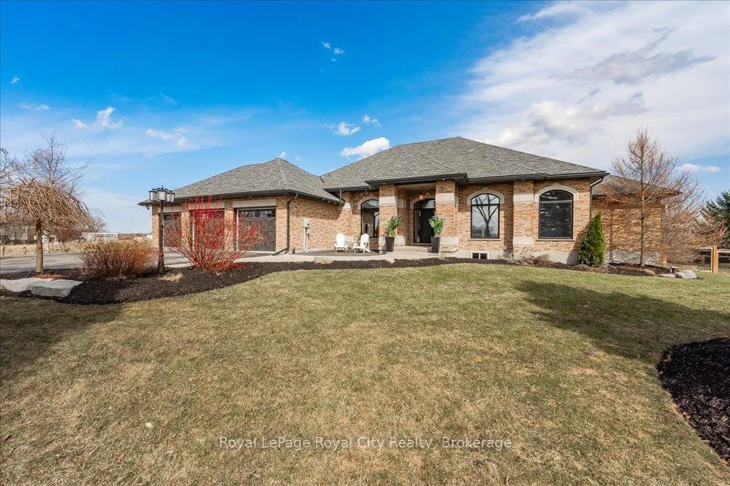Photo 2 of 4663 Wellington 35 Road, Puslinch, Rural Puslinch West — HOMEH