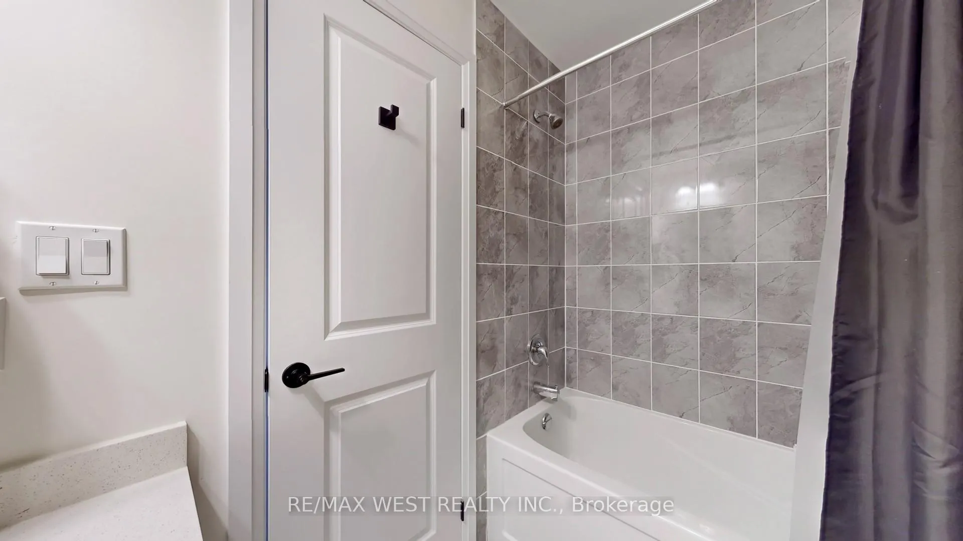 Photo 41 of 58 De La Roche Drive, Vaughan, Vellore Village — HOMEH