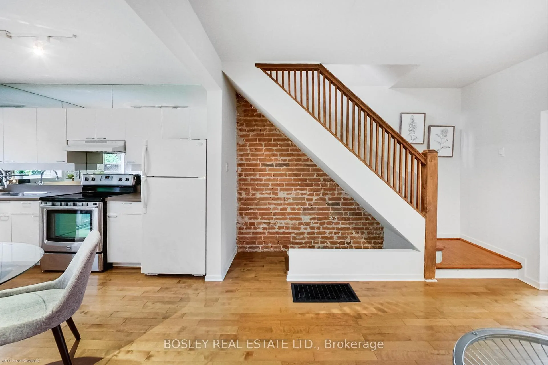 Photo 9 of 140 Helendale Avenue, Toronto, Yonge-Eglinton — HOMEH