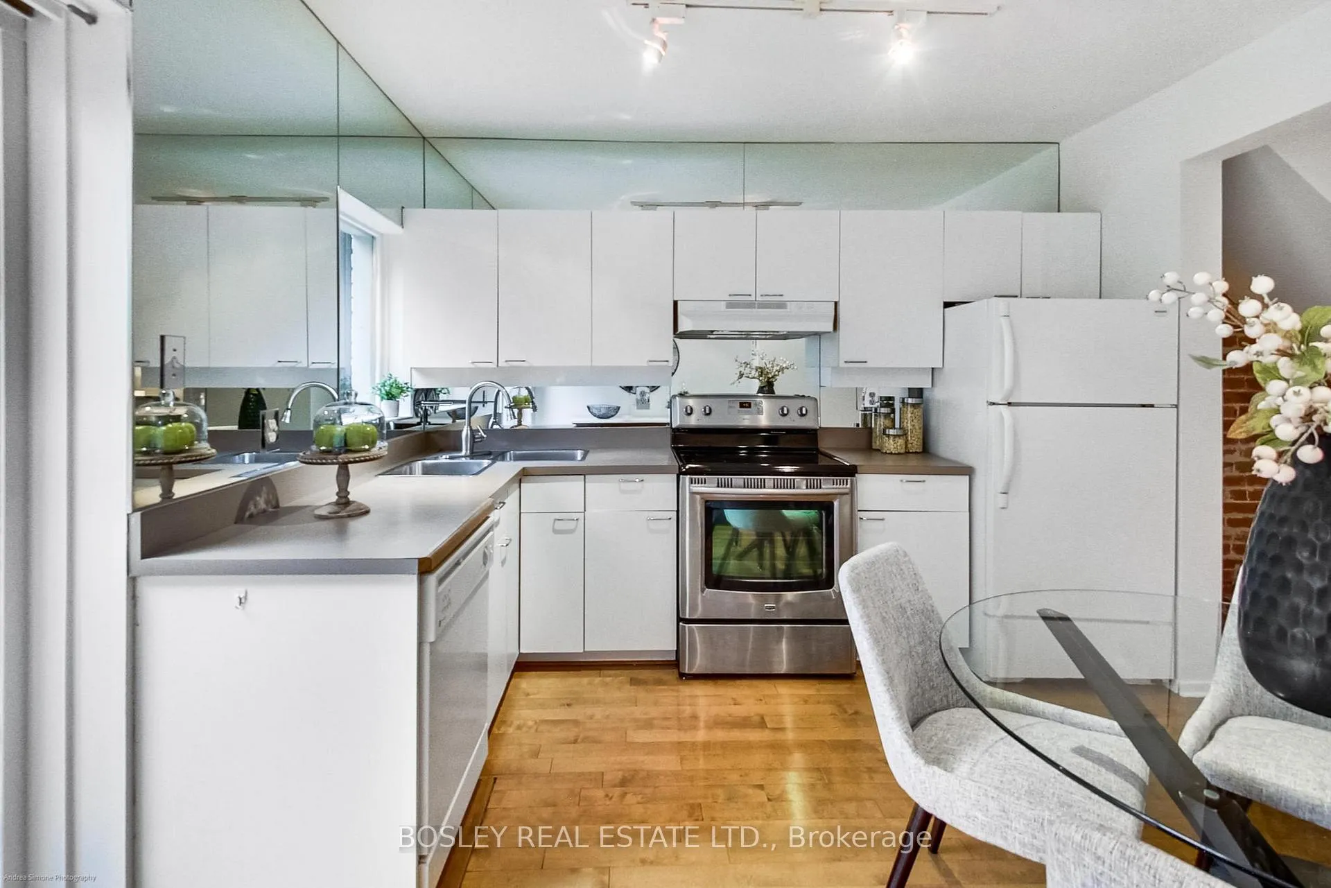 Photo 13 of 140 Helendale Avenue, Toronto, Yonge-Eglinton — HOMEH