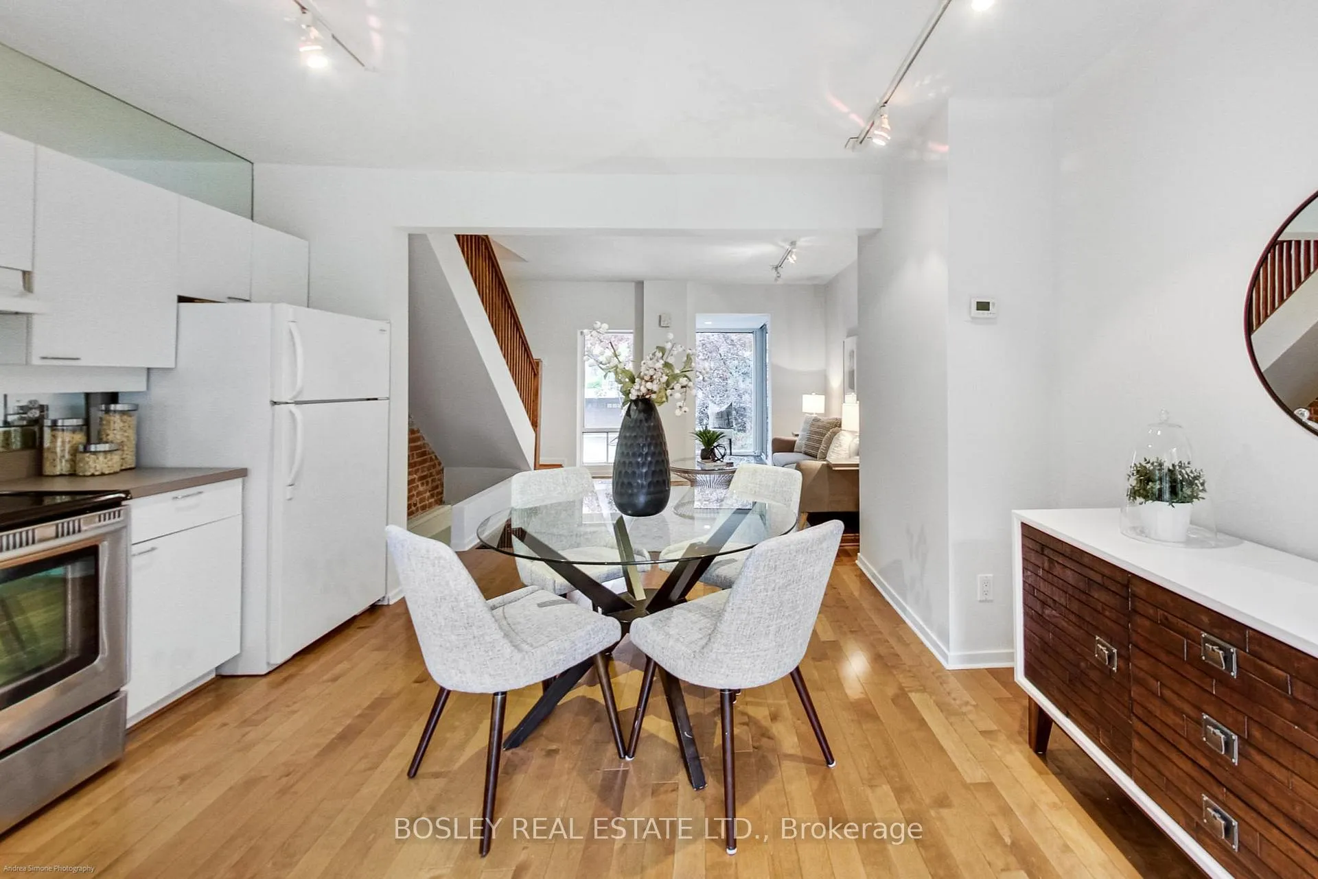 Photo 16 of 140 Helendale Avenue, Toronto, Yonge-Eglinton — HOMEH
