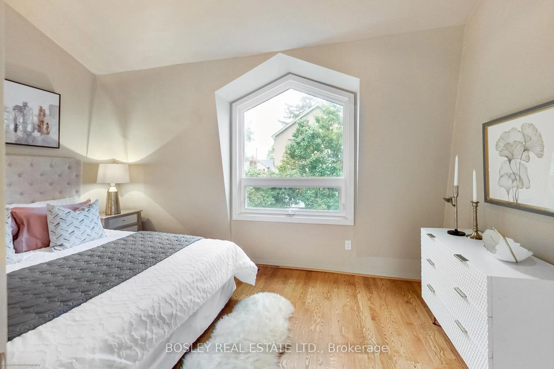 Photo 17 of 140 Helendale Avenue, Toronto, Yonge-Eglinton — HOMEH