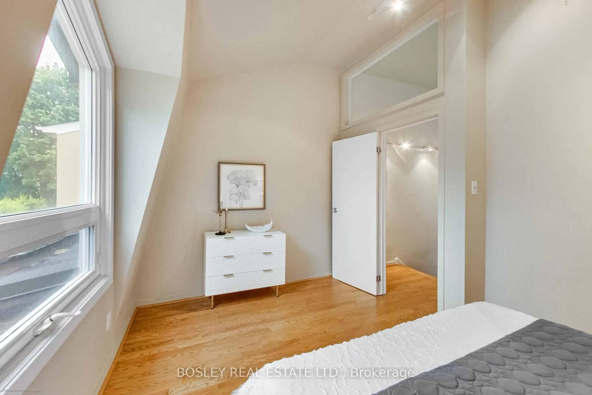 Photo 20 of 140 Helendale Avenue, Toronto, Yonge-Eglinton — HOMEH