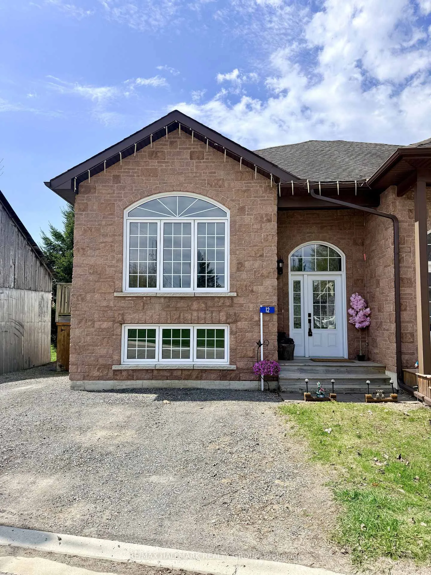 Photo 2 of 12 Cedar Street, Edwardsburgh/Cardinal, Edwardsburgh/Cardinal Twp — HOMEH