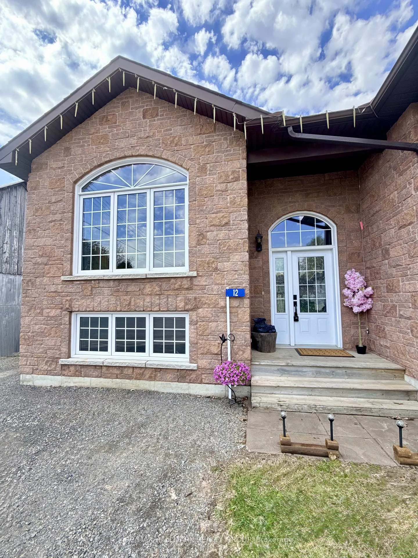 Photo 3 of 12 Cedar Street, Edwardsburgh/Cardinal, Edwardsburgh/Cardinal Twp — HOMEH