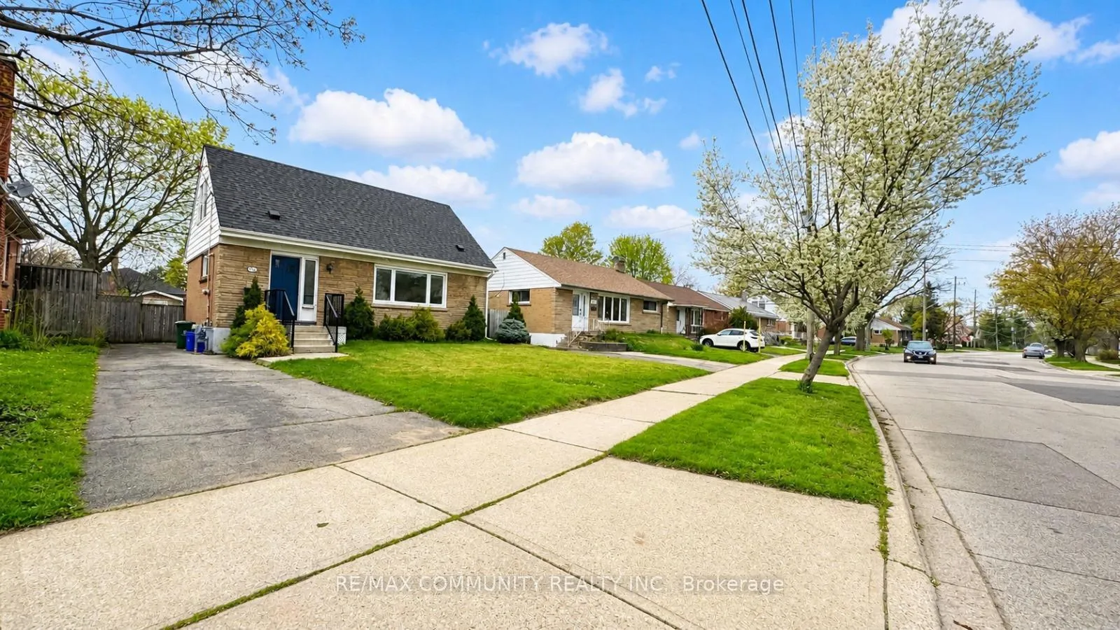 Photo 3 of Unit Main, 386 Whitney Avenue, Hamilton, Ainslie Wood — HOMEH
