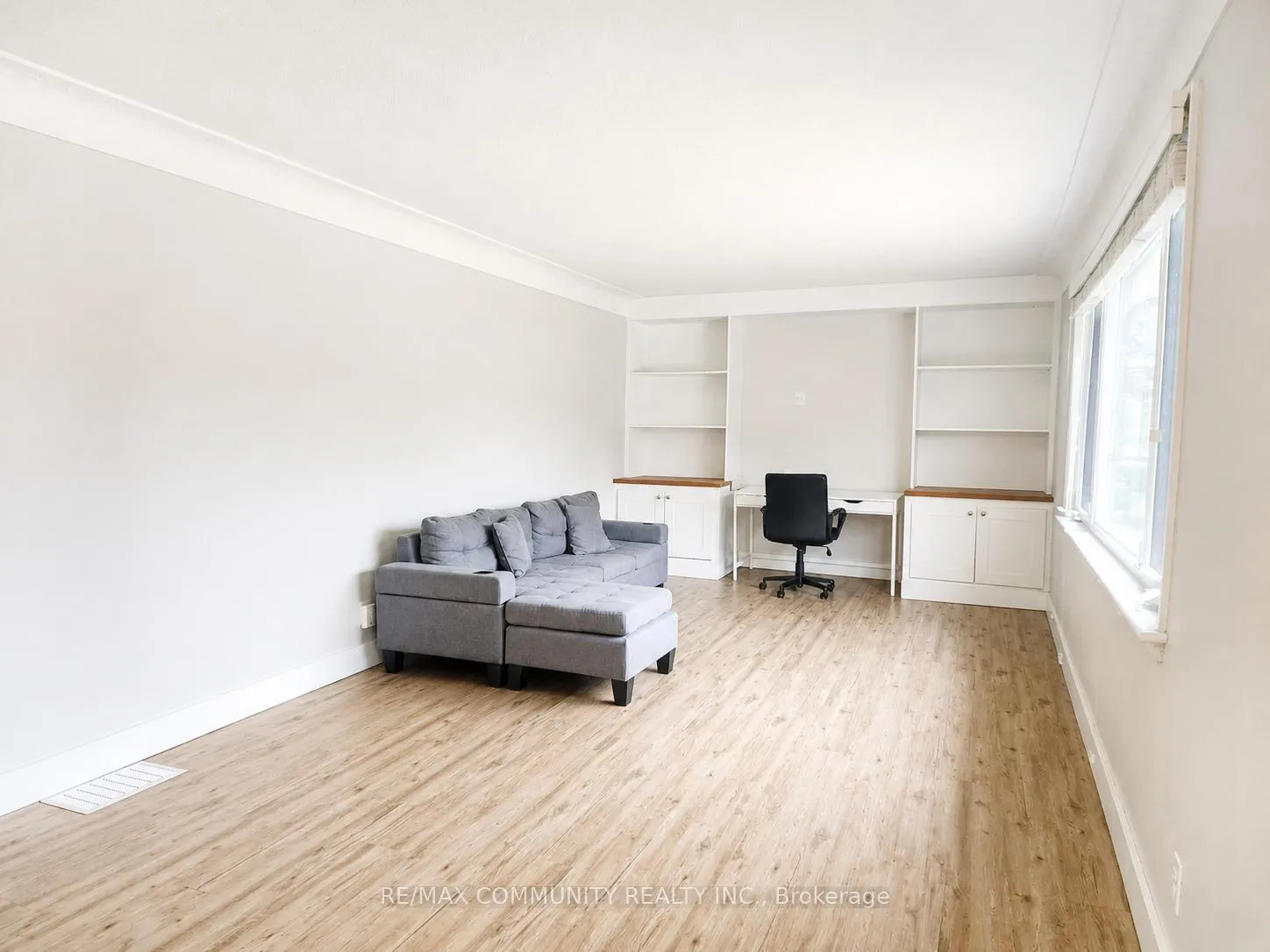 Photo 7 of Unit Main, 386 Whitney Avenue, Hamilton, Ainslie Wood — HOMEH