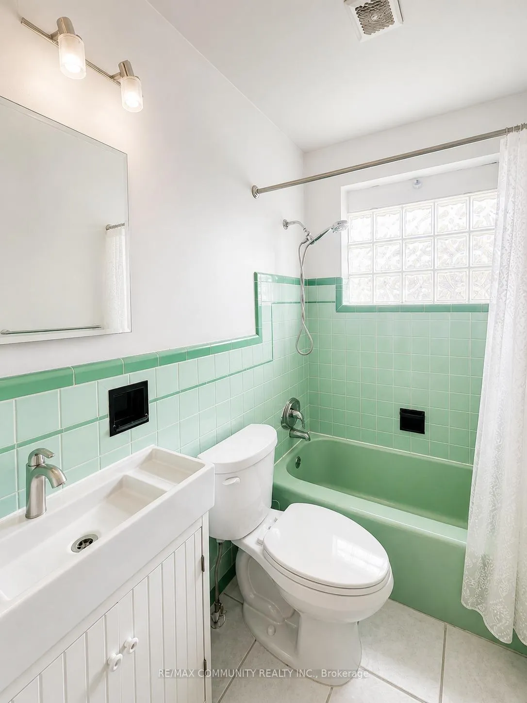 Photo 17 of Unit Main, 386 Whitney Avenue, Hamilton, Ainslie Wood — HOMEH