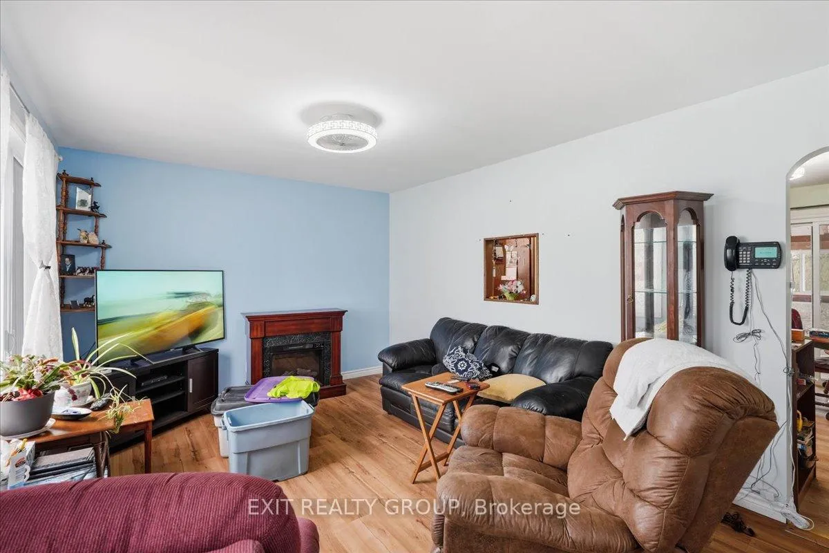 Photo 10 of 59 Cannifton Road N, Belleville, Thurlow Ward — HOMEH