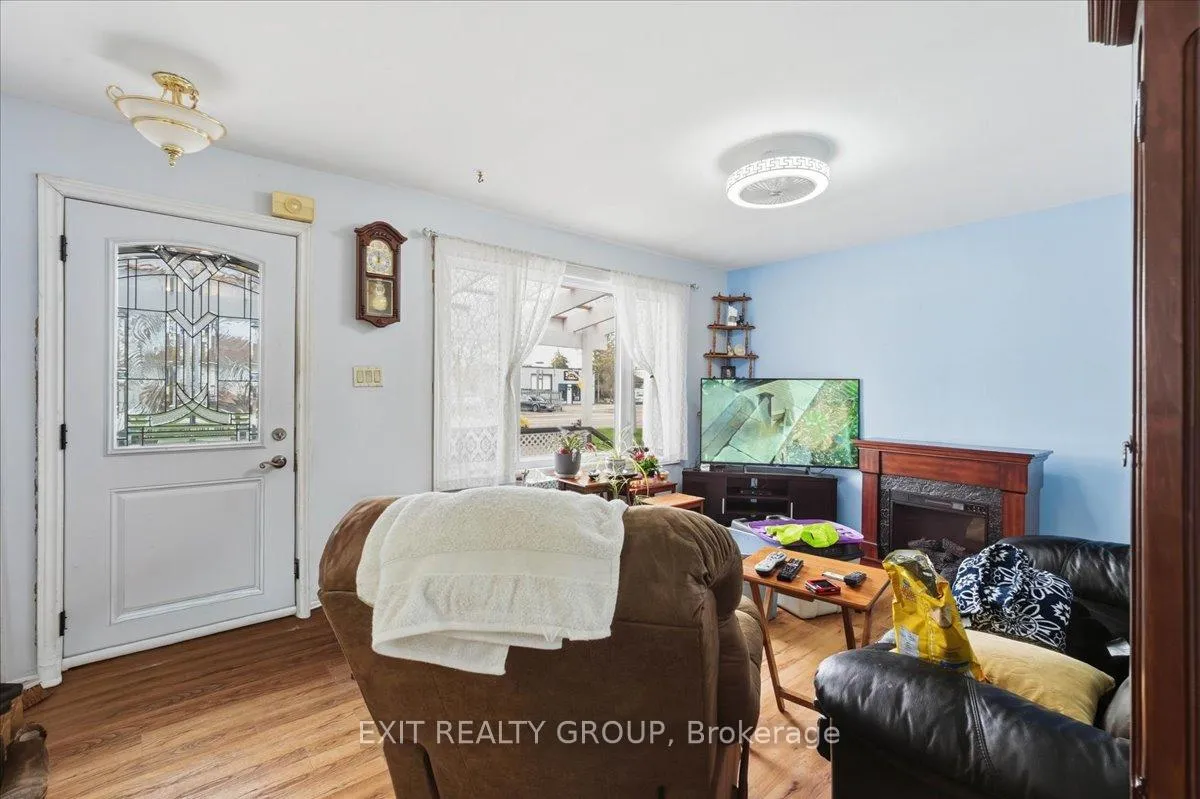 Photo 11 of 59 Cannifton Road N, Belleville, Thurlow Ward — HOMEH