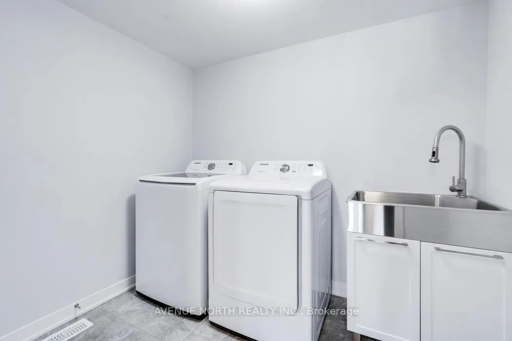 Photo 4 of 702 Hydrus Private, Ottawa, Barrhaven - Half Moon Bay — HOMEH