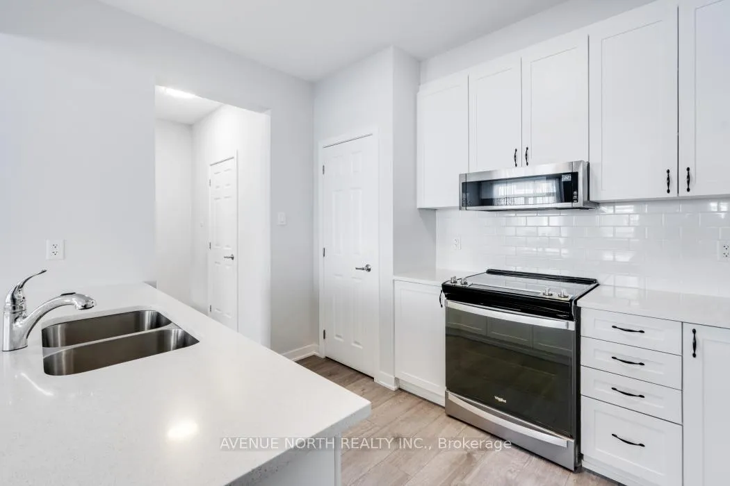 Photo 10 of 702 Hydrus Private, Ottawa, Barrhaven - Half Moon Bay — HOMEH