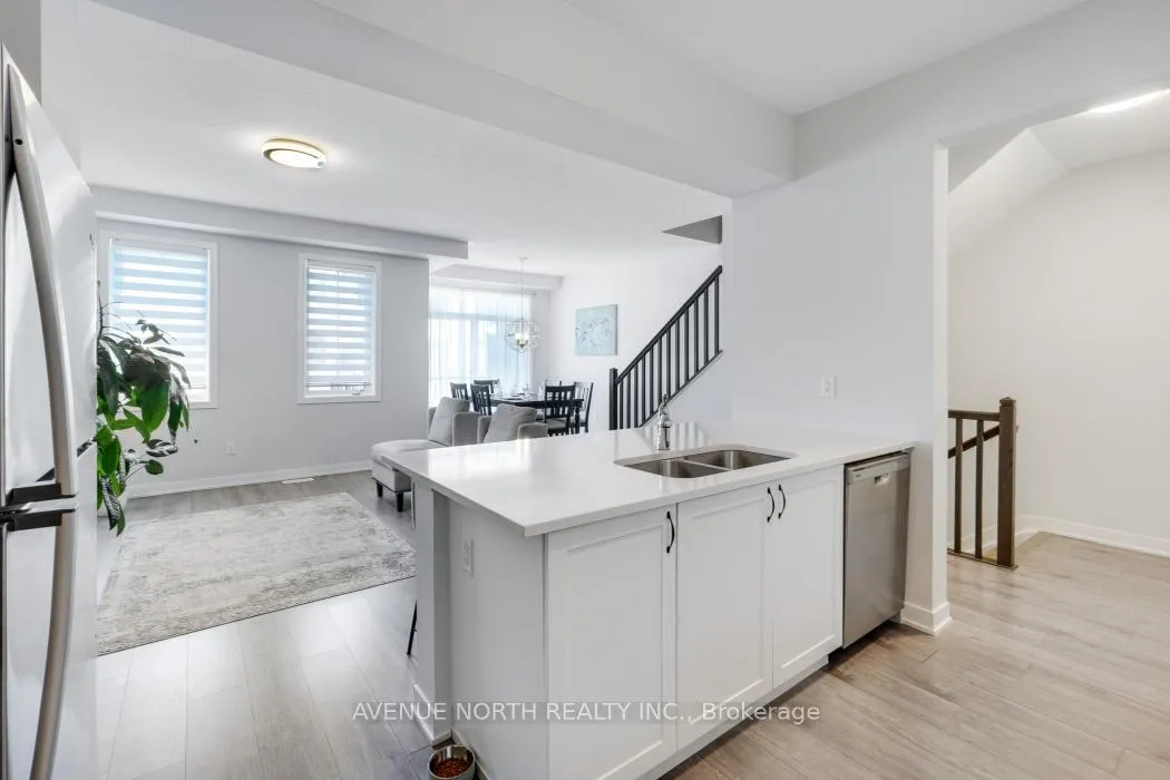 Photo 11 of 702 Hydrus Private, Ottawa, Barrhaven - Half Moon Bay — HOMEH