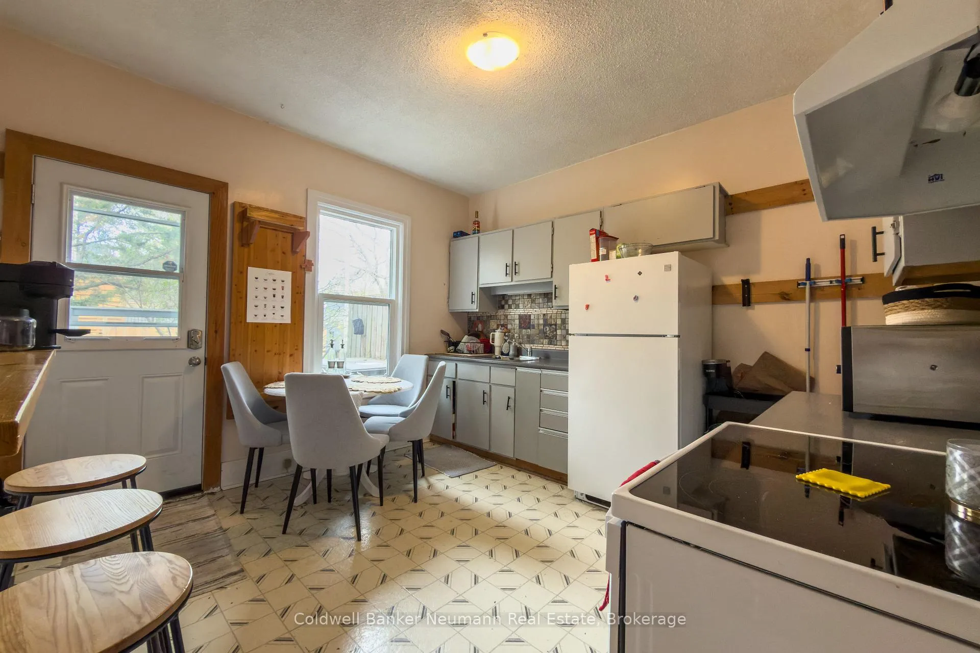 Photo 3 of 71 Suffolk Street W, Guelph, Downtown — HOMEH