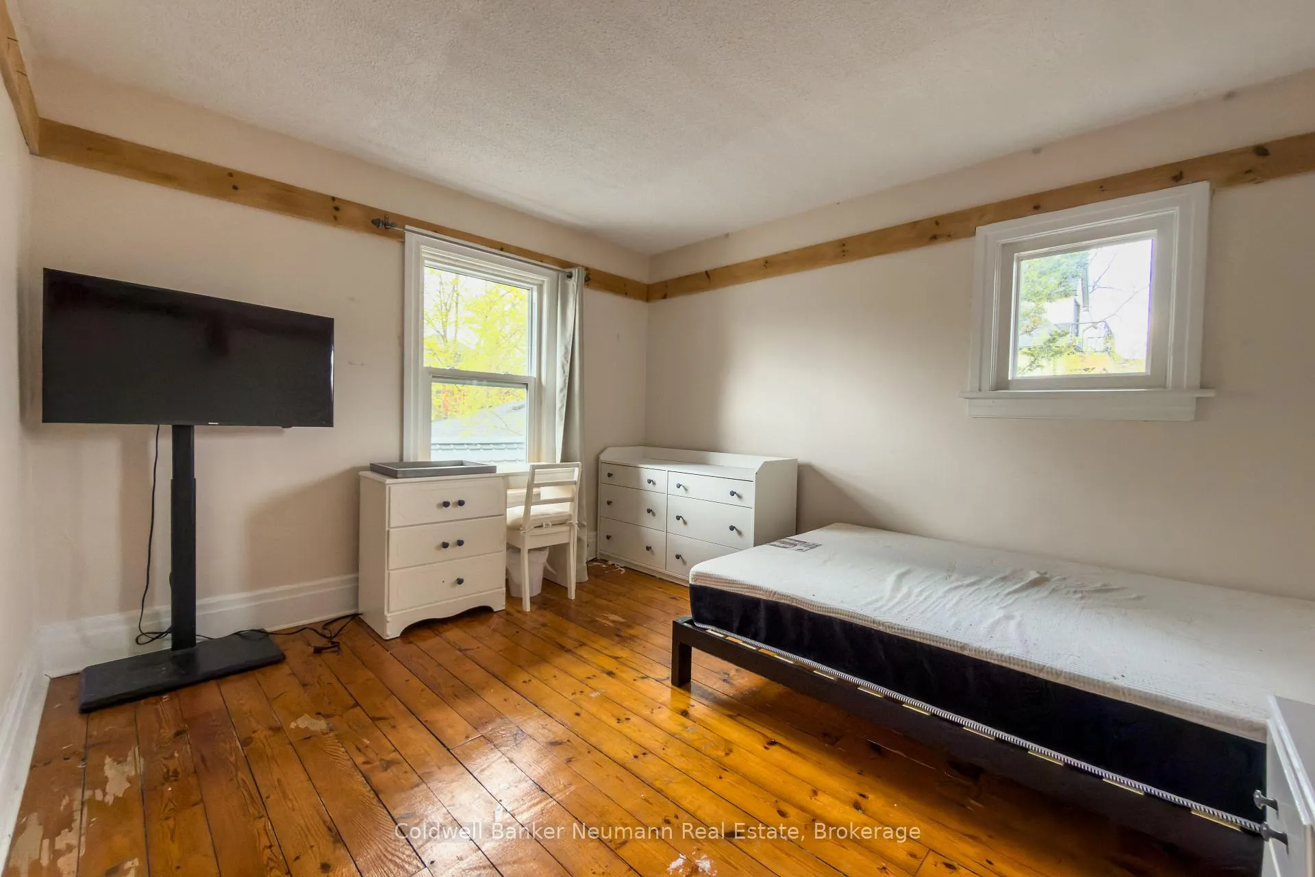 Photo 8 of 71 Suffolk Street W, Guelph, Downtown — HOMEH