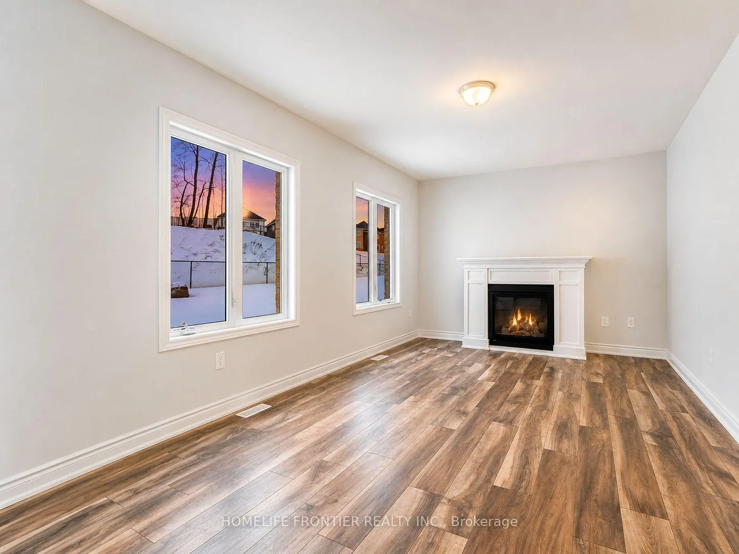 Photo 3 of 3088 Monarch Drive, Orillia — HOMEH